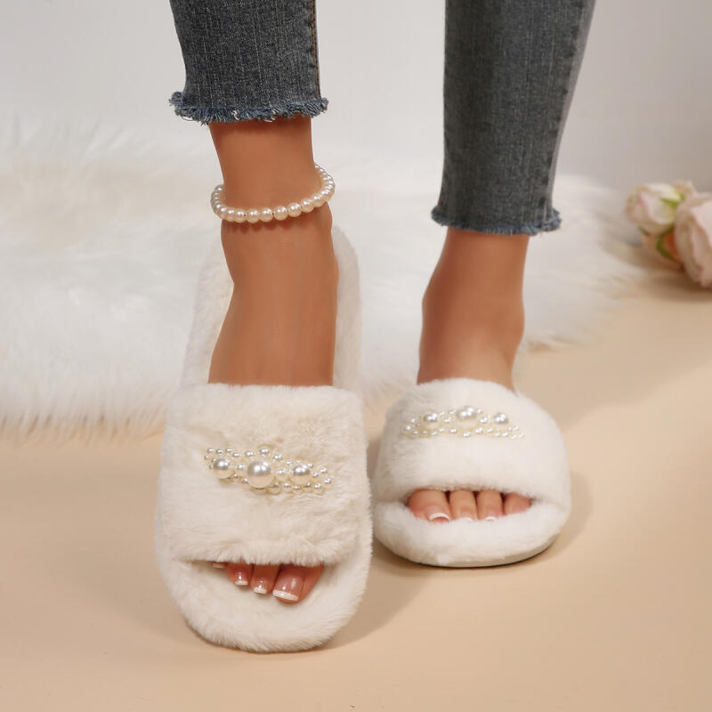 Eleganti Pantofole Bianche in  - Home Decor Outside recensione e prezzo