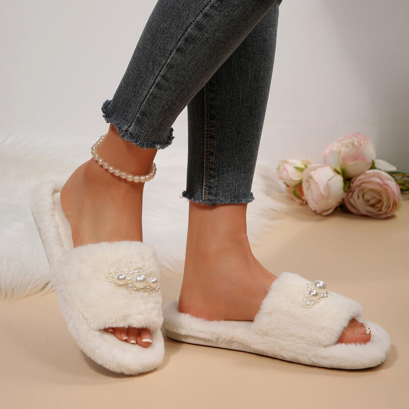 Eleganti Pantofole Bianche in  - Home Decor Outside recensione e prezzo