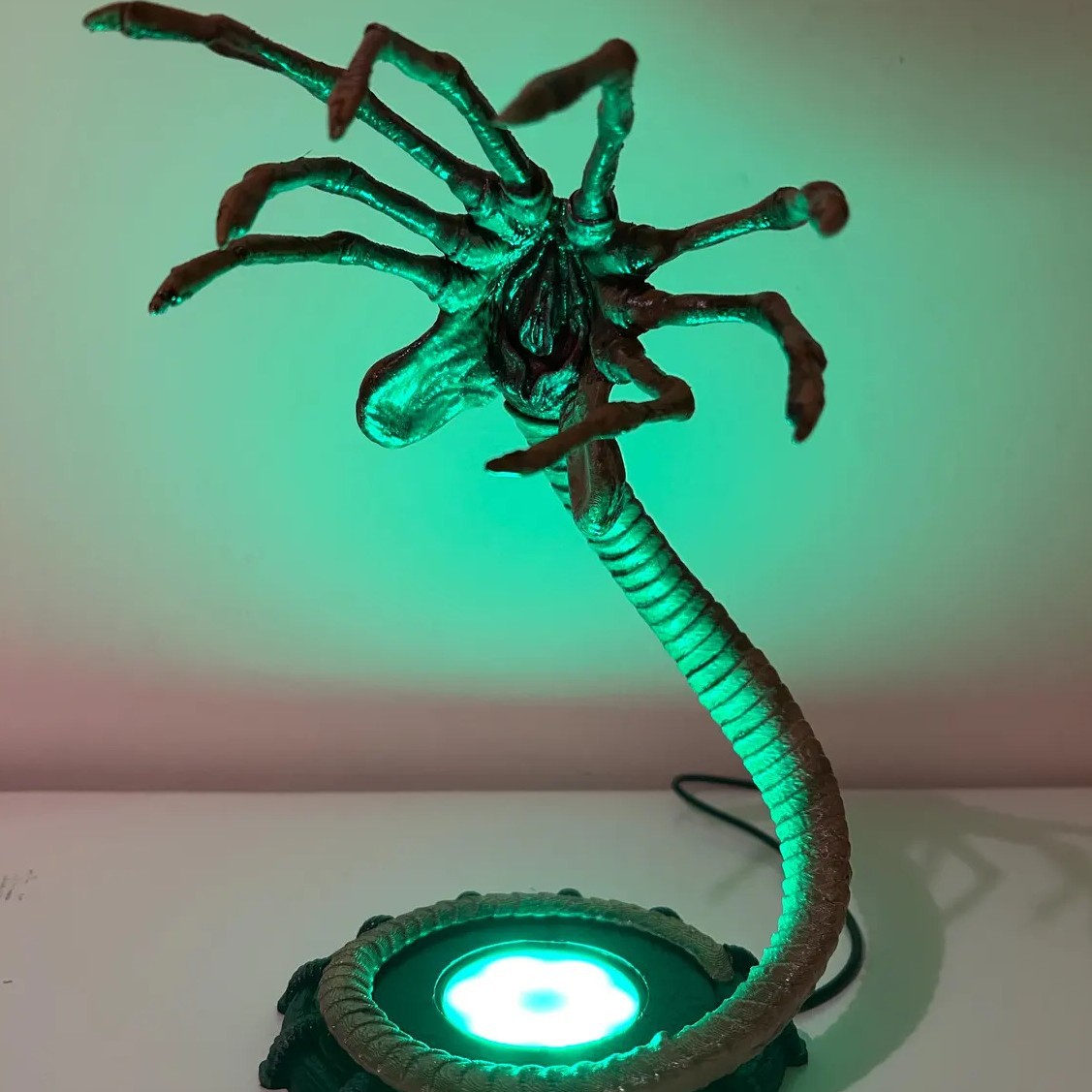 Lampada Notturna Alien Facehug - Home Decor Com recensione e prezzo